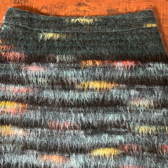 ANTHROPOLOGIE Maeve Feathered Wool Mini Pencil Skirt Fuzzy Blue Motif Size 0 - Picture 5 of 13
